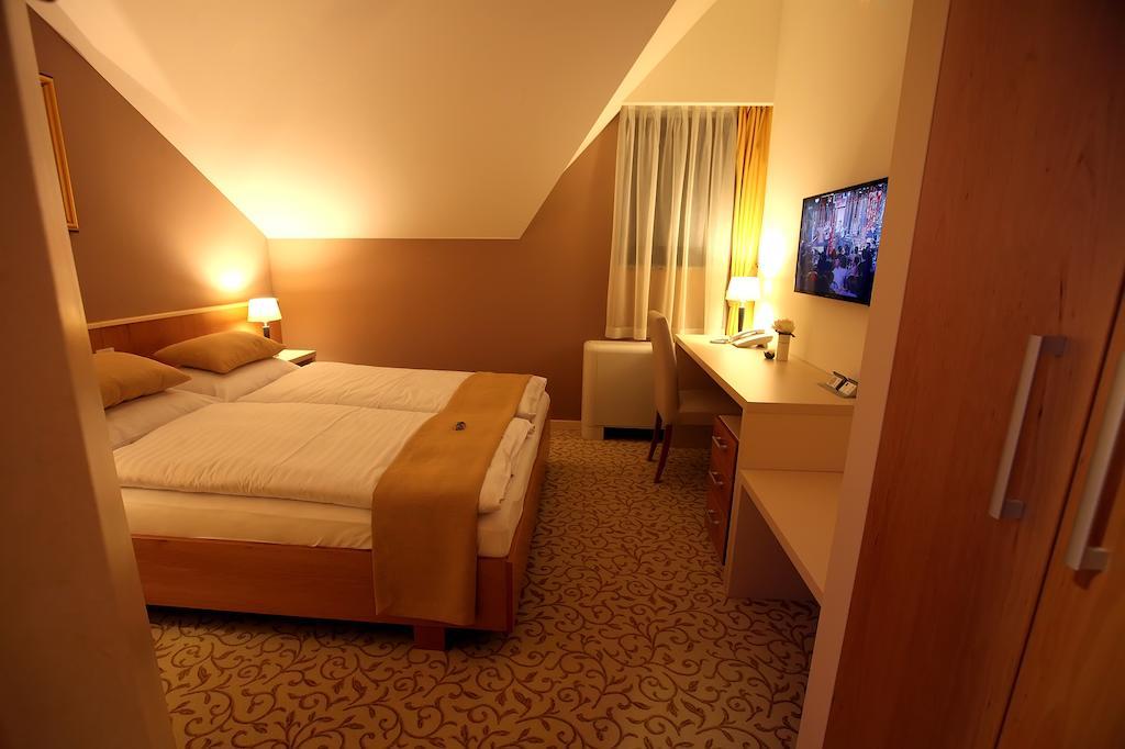 Hotel Gallus Sesvete Buitenkant foto