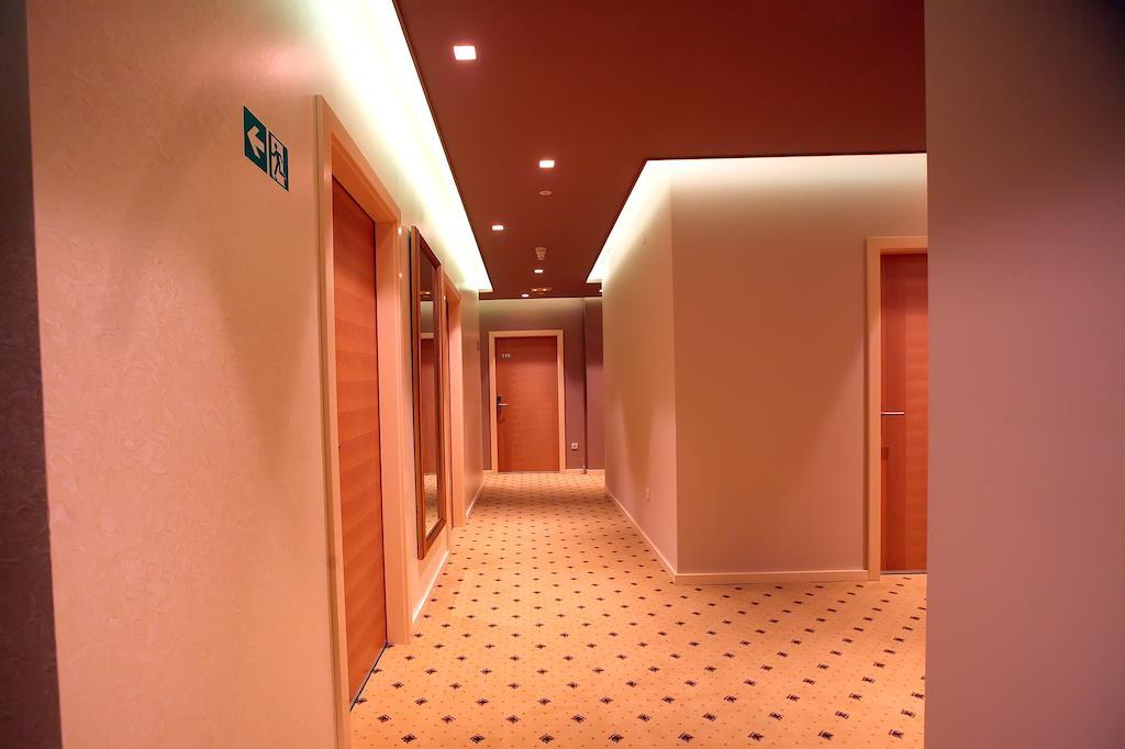 Hotel Gallus Sesvete Buitenkant foto