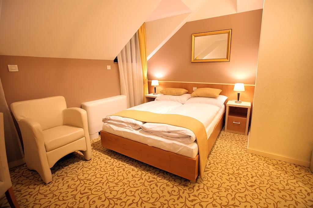 Hotel Gallus Sesvete Buitenkant foto