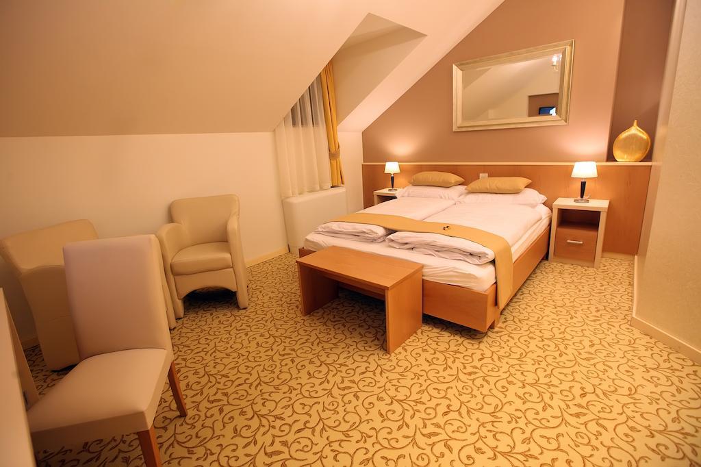 Hotel Gallus Sesvete Buitenkant foto