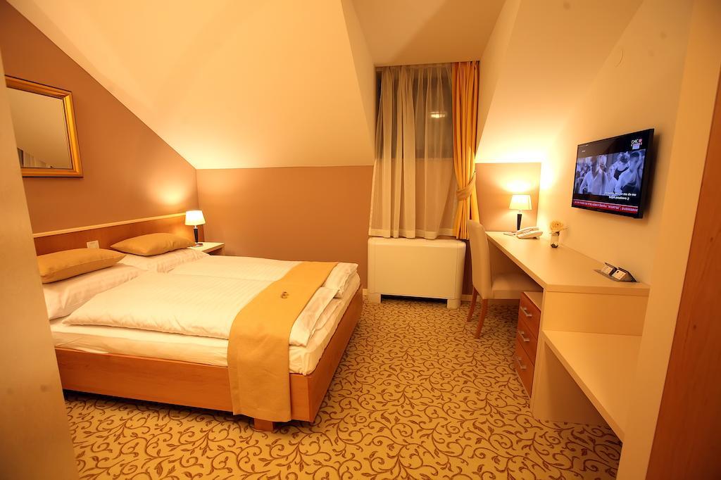 Hotel Gallus Sesvete Buitenkant foto