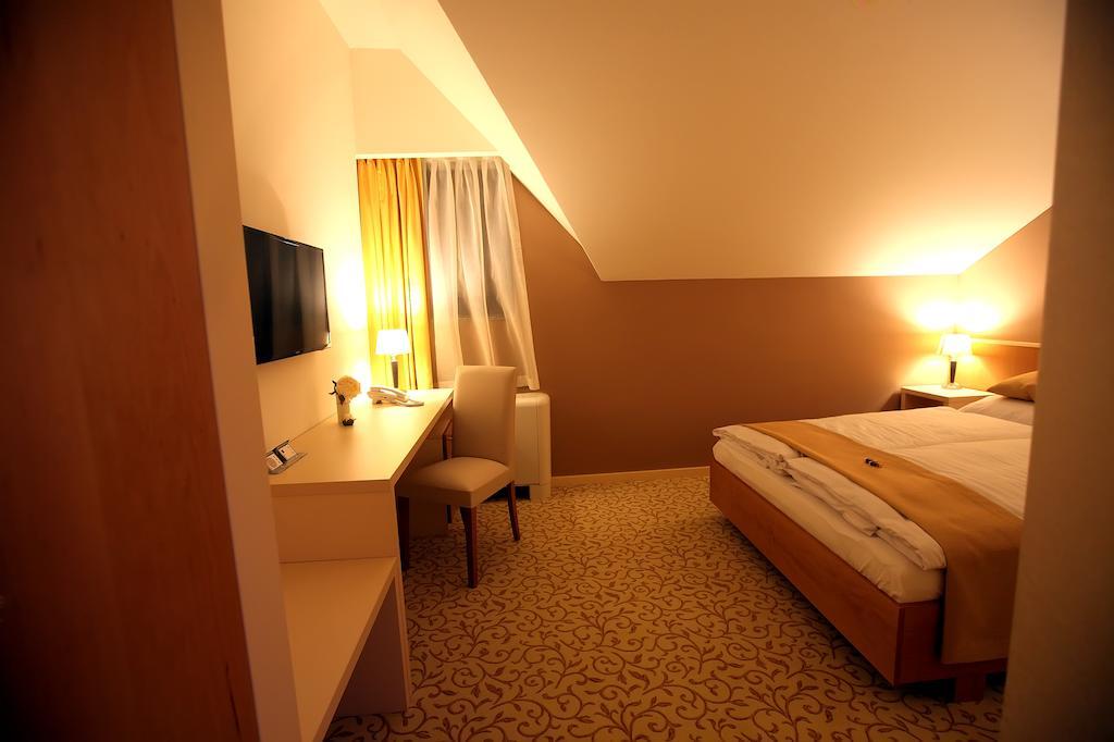 Hotel Gallus Sesvete Buitenkant foto