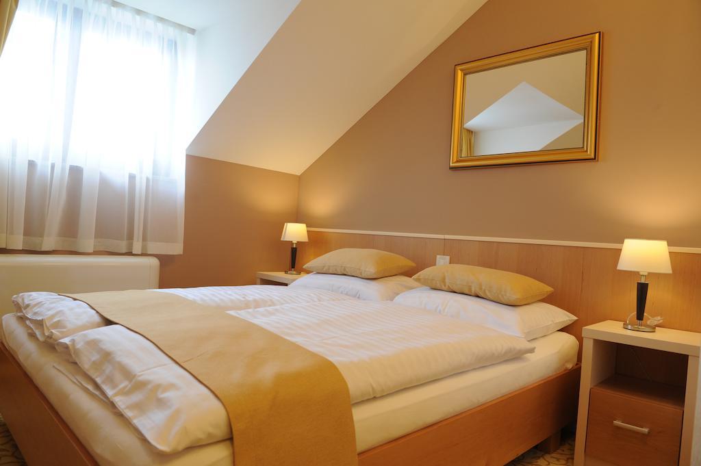 Hotel Gallus Sesvete Buitenkant foto