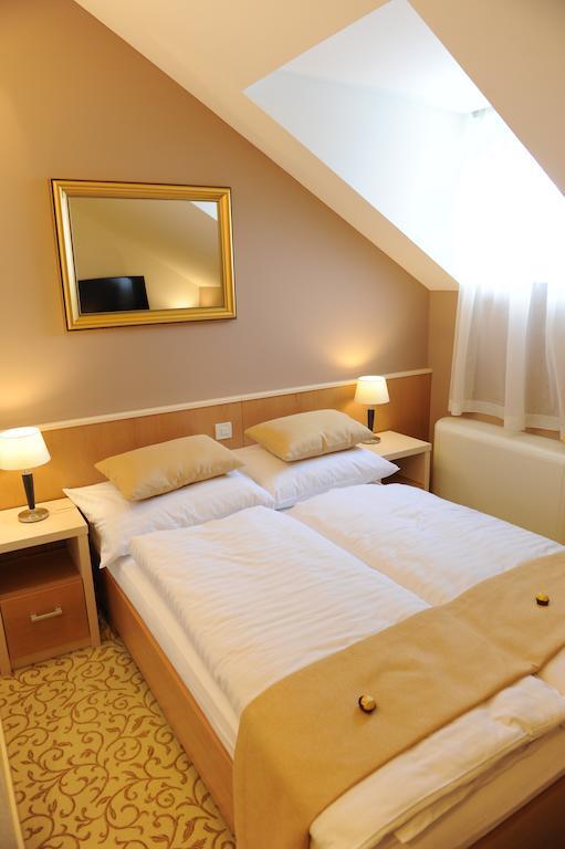 Hotel Gallus Sesvete Buitenkant foto