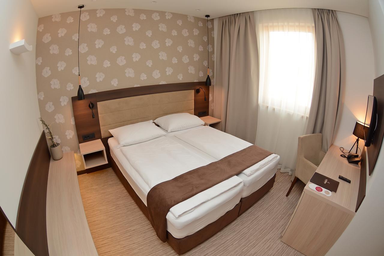 Hotel Gallus Sesvete Buitenkant foto
