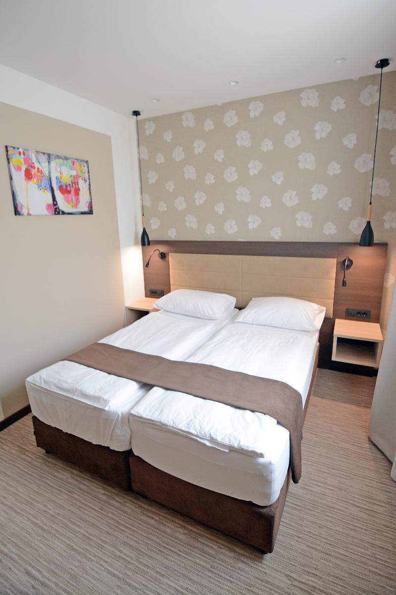 Hotel Gallus Sesvete Buitenkant foto
